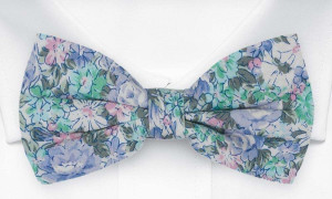 BLOOMBUCKET LIGHT BLUE pre-tied bow tie