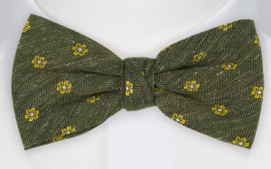 BYMYSIDE OLIVE pre-tied bow tie