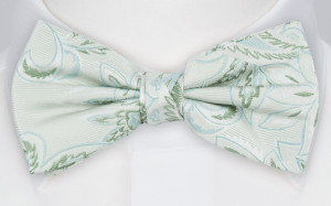 FLOURISHED PALE GREEN pre-tied bow tie