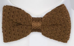 GARVA Brown pre-tied bow tie