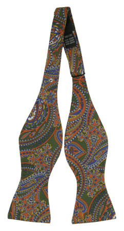 SPLENDIDA GREEN self-tie bow tie