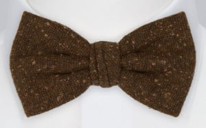 SPRACKLIG BROWN pre-tied bow tie