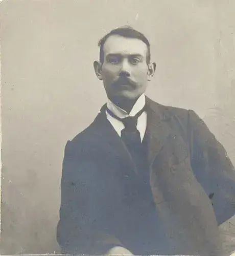 When did men start wearing ties?